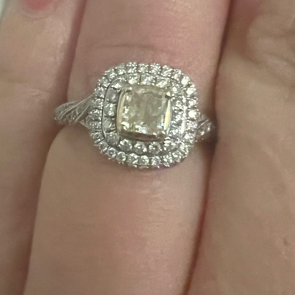 Stunning Yellow Diamond Engagement ring 14k white gold 1.25 k diamonds total